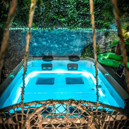 Jungle Caverne- Prive, Atypique Appartement Albertville